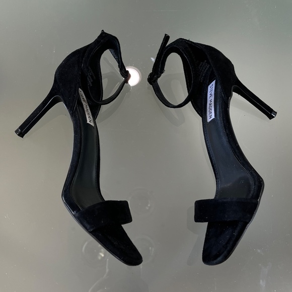 Steve Madden Ankle Strap Luxe Heeled Sandal Black Suede 7.5 PERFECT Condition - Picture 2 of 16